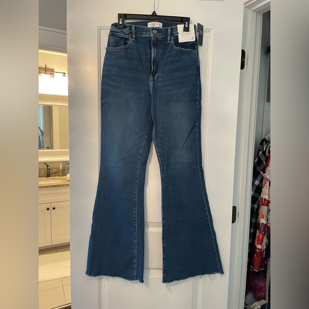 NWT Abercrombie curve love flare Jean